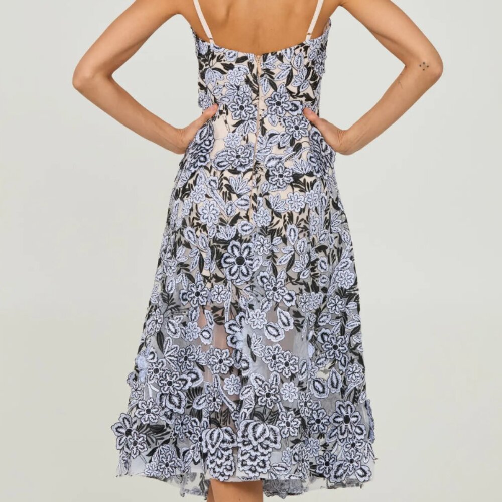 NWT $625 HELSI Mia Plunge Embroidered Midi Dress - MEDIUM - Picture 5 of 7
